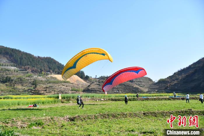 春日花海点亮息烽鹿窝：2024奔跑贵州山地跑系列