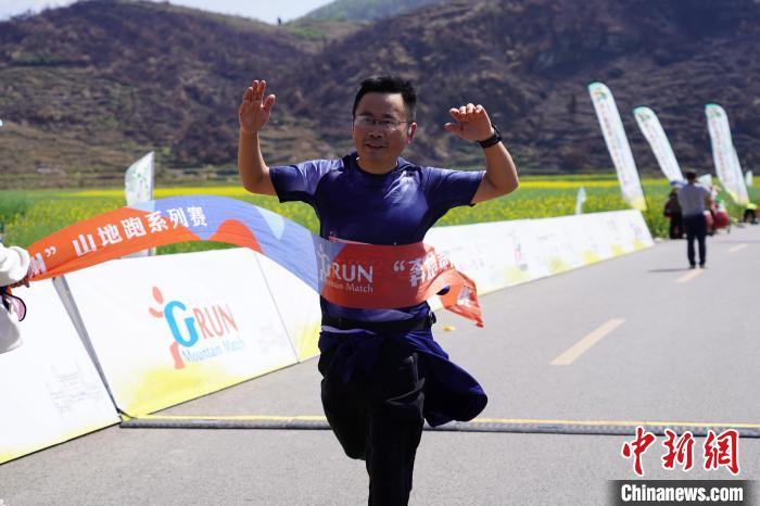 春日花海点亮息烽鹿窝：2024奔跑贵州山地跑系列