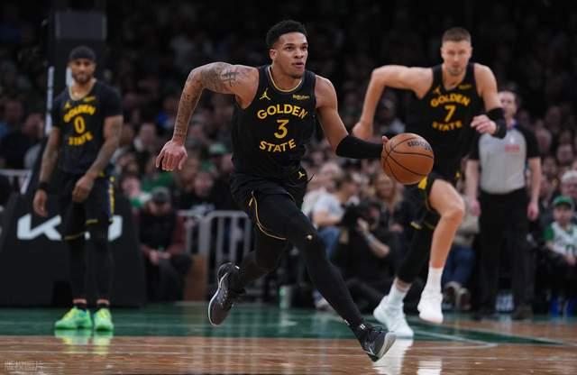 勇士客场惨败凯尔特人 库里缺席成关键因素