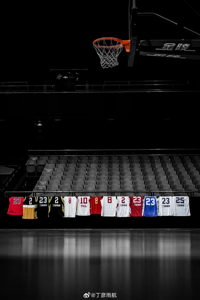 丁彦雨航正式退役结束13年职业生涯 伤病八年终