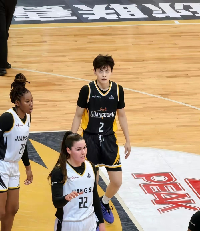 WCBA季后赛14决赛爆冷！江苏力克卫冕冠军，四川